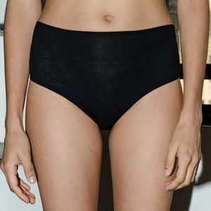 Baserange Ebba Ribbed Brief L